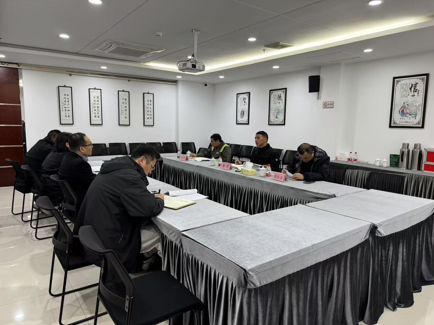 溫州港集團(tuán)黨委委員、副總經(jīng)理董理帶隊(duì)調(diào)研物管公司