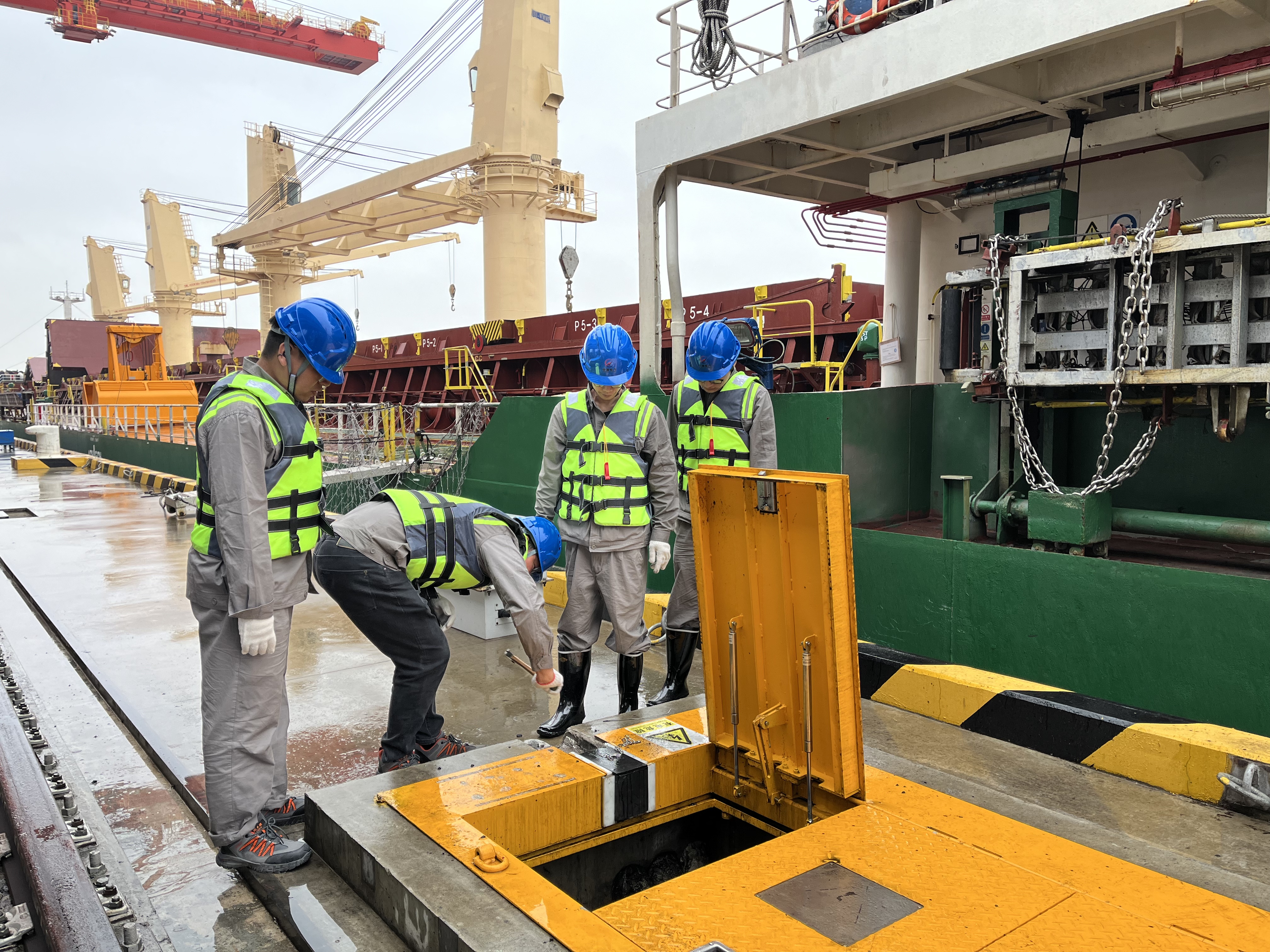 溫州港南岳公司首套高壓變頻岸電成功啟用——邁出綠色港口建設(shè)關(guān)鍵一步?